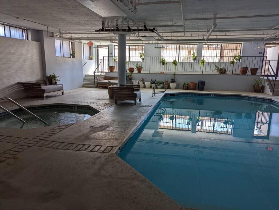 Spacious 2 Bedrooms. Prime Location ロサンゼルス エクステリア 写真