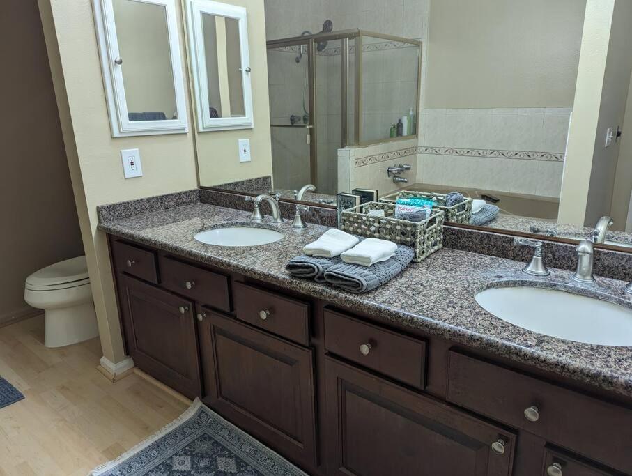 Spacious 2 Bedrooms. Prime Location ロサンゼルス エクステリア 写真