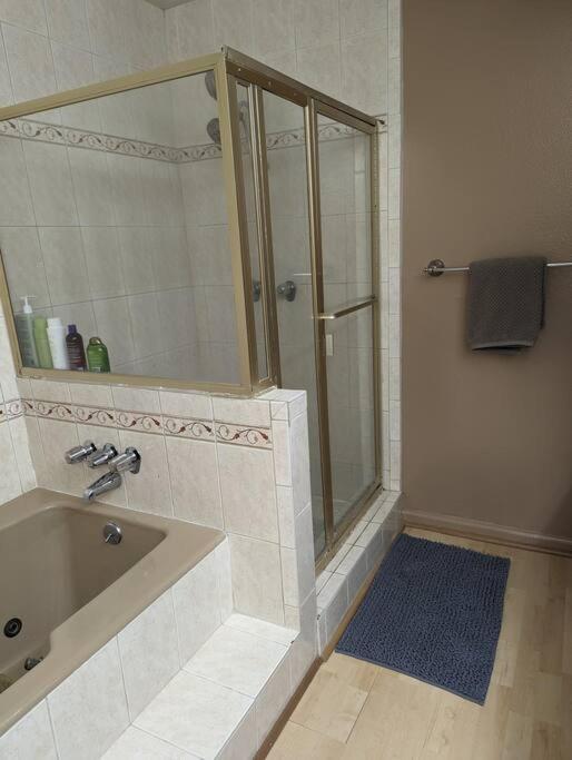 Spacious 2 Bedrooms. Prime Location ロサンゼルス エクステリア 写真